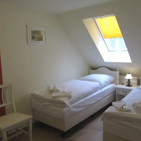 Apartmenthaus Hus Uebi By Rujana Binz Room photo