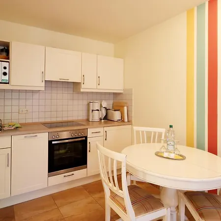Apartmenthaus Hus Uebi By Rujana Binz Exterior photo