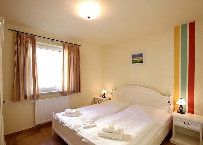 Apartmenthaus Hus Übi by Rujana